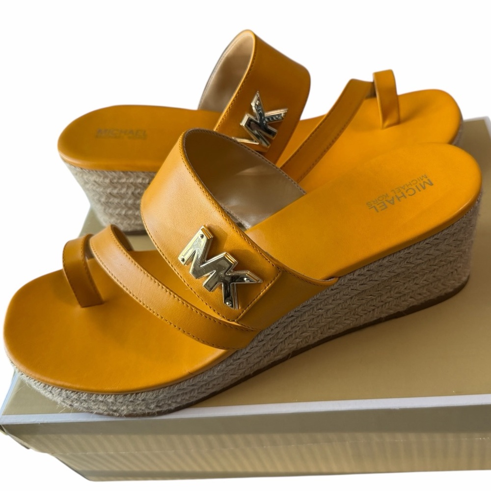 Michael Kors Sidney Mid Wedge Sandals Sun ☀️Yellow Leather Size 9.5🤩
